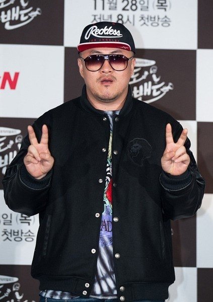 배꼽잡는 생활 개그…지상파도 케이블도 예능 대세남 '데프콘' : 네이트 뉴스