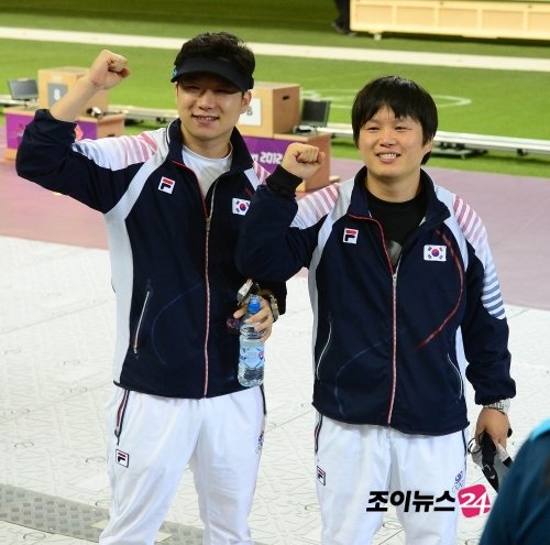 [포토]진종오-최영래, '한국 사격의 힘!' : 네이트 스포츠