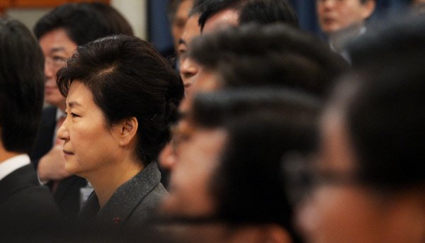 2015년, 12월, 대한민국 '정치 리더십' 실종 사태 : 네이트 뉴스