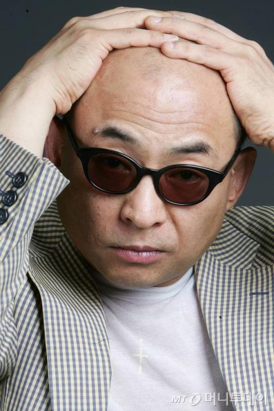 가수 조덕배, 대마초 피운 혐의로 구속기소 : 네이트 뉴스