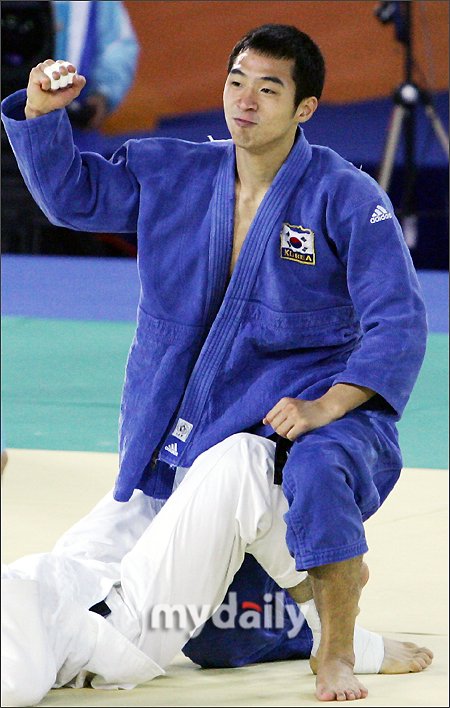 [AG] 유도 삼국지, 종주국은 '체면치레' 중국은 '망신' : 네이트 스포츠