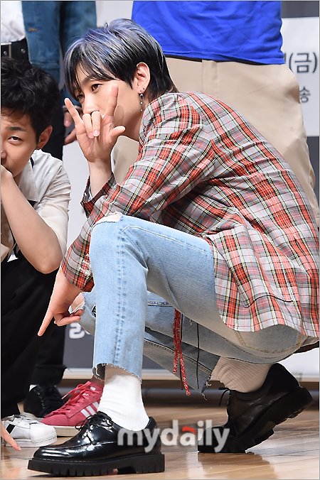 [MD포토] 은혁 '신비로운 은빛 헤어' : 네이트 연예