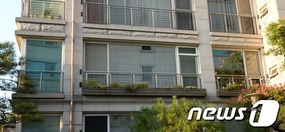 '편법 임용 의혹' 전두환 딸 전효선 교수, 복직의사 밝혀 : 네이트 뉴스