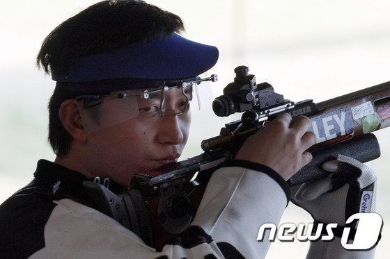 [사격]한진섭, 세계선수권 50m 소총 3자세 5위…리우 올림픽 쿼터 획득 : 네이트 스포츠