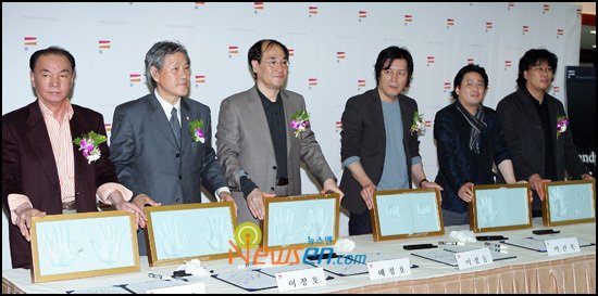 [포토엔]한국영화계 대표 감독들의 핸드프린팅 : 네이트 연예