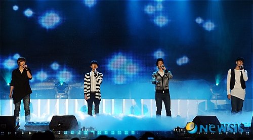 감성돌 2AM의 감미로운 무대 : 네이트 연예