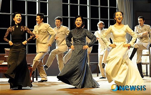 연극배우들, 화술·화성 교육 받으세요 : 네이트 뉴스