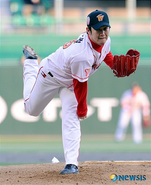 SK 선발 송은범의 역투 : 네이트 스포츠