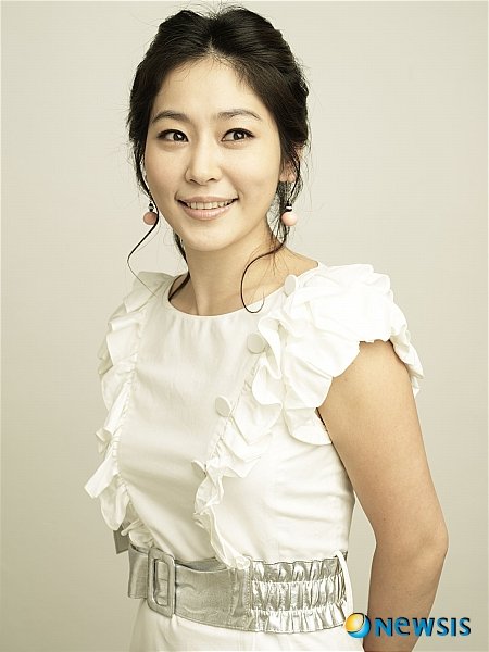윤지영 아나운서, 프리 선언…뮤지컬 무대도 노려 : 네이트 연예