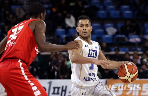 전태풍, '앞만 보고 간다' : 네이트 스포츠