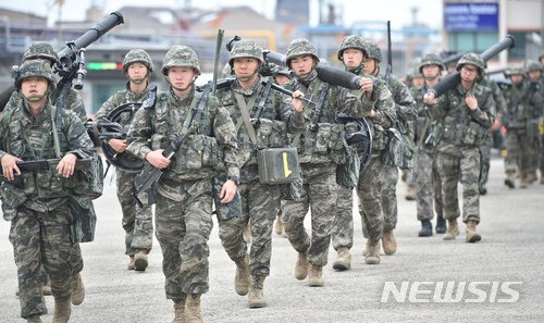 부대 복귀하는 대한민국 해병 : 네이트 뉴스