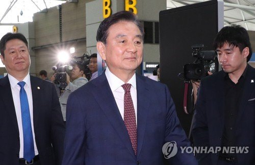 홍석현 대미특사 출국…