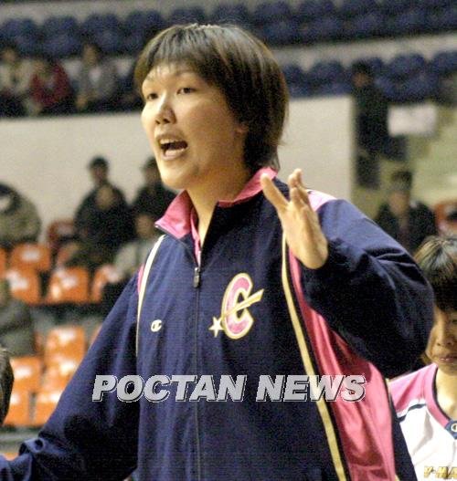 동료들을 격려하는 하은주 : 네이트 스포츠