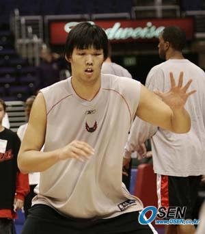 하승진 NBDL 두 번째 출장, 13분간 5리바운드 : 네이트 스포츠
