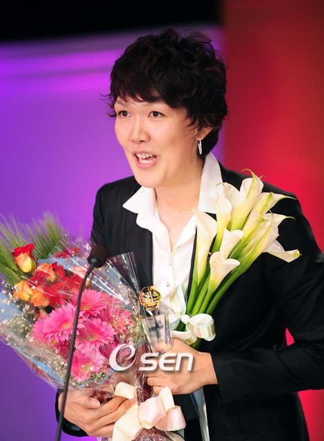 [사진]하은주,'식스맨상 탔어요!' : 네이트 스포츠