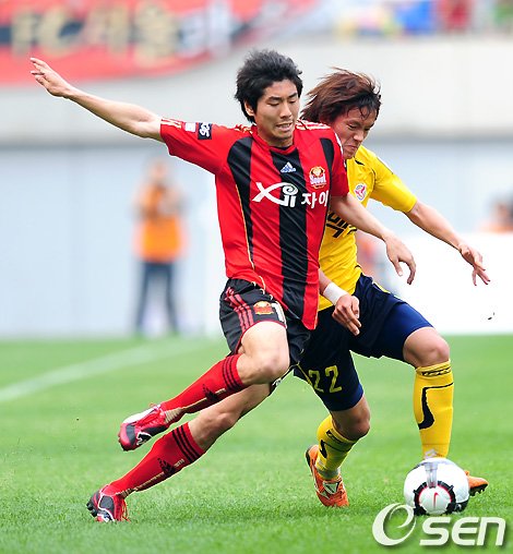 '하대성-정조국 연속골' 서울 4연승, 광주 2-0 제압 : 네이트 스포츠