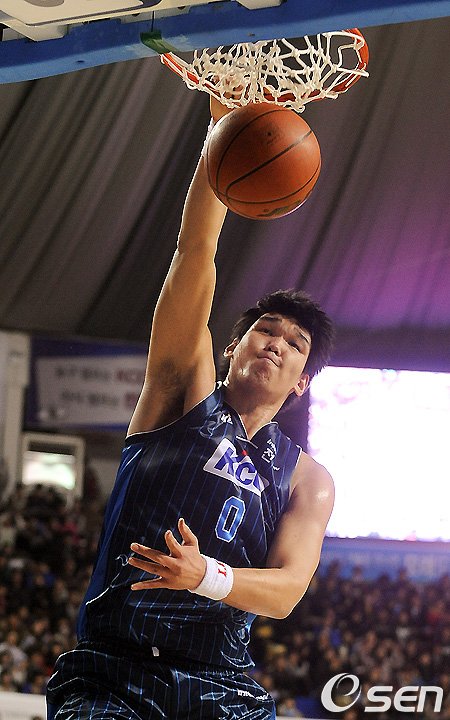 '하승진 24점' KCC, LG 꺾고 20승 고지 : 네이트 스포츠