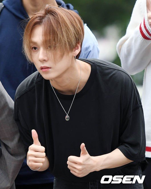 '현아와 열애♥' 펜타곤 이던, 팬클럽 창단식 이어 日활동까지 불참 : 네이트 연예