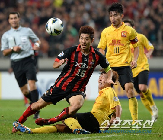 하대성-손흥민, AFC '올해의 선수, 해외파' 최종 후보 : 네이트 스포츠