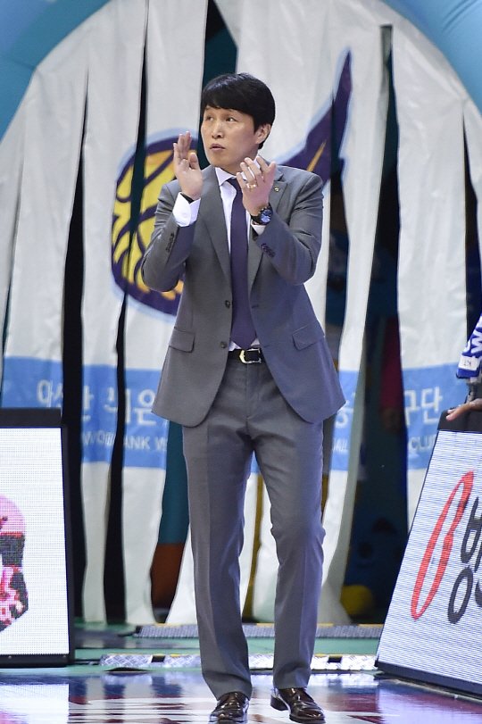 [승장]우리은행 위성우 감독 
