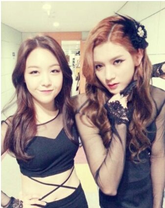 뉴이스트 렌 여장, 걸스데이 멤버? 자세히 보니 '화들짝' : 네이트 연예