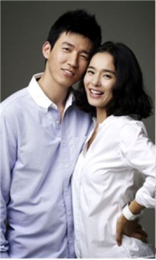 션·정혜영-삼둥이 등 '아름다운 기부천사 100인' 선정 : 네이트 뉴스