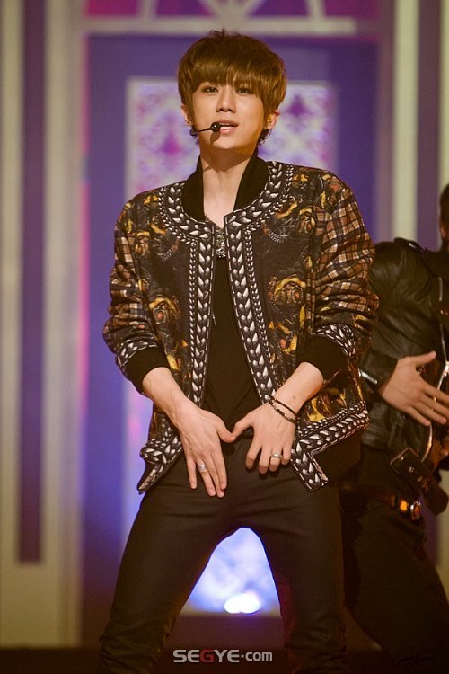 [포토] '비스트' 장현승, 좀더 섹시하게~ : 네이트 연예