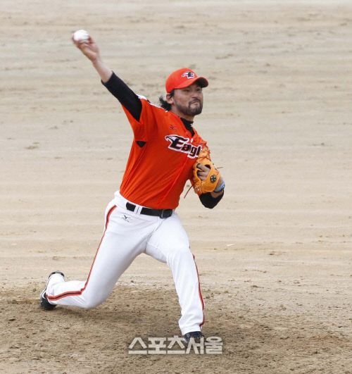 박찬호, 그는 왜 경기장에 남아있었나? : 네이트 스포츠