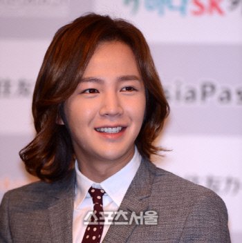 장근석, 일본 도쿄에 3층 카페 열었다 : 네이트 연예