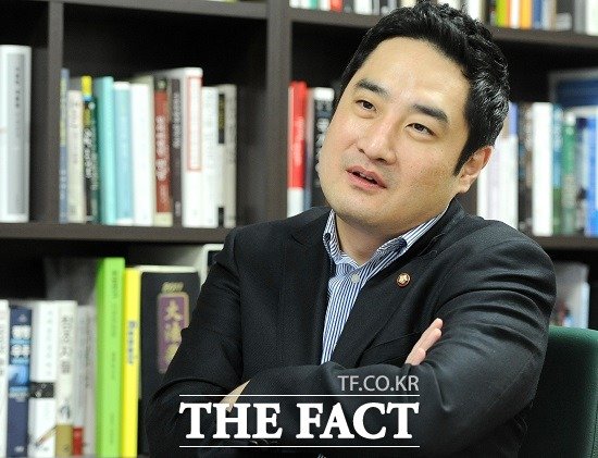 강용석 전 의원, 아나운서 성희롱 발언으로 2년 구형 받아 : 네이트 연예