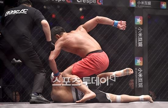 [ST포토]최영, 멈출 수 없어 : 네이트 스포츠