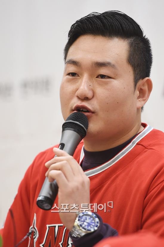 MIL 언론 "최지만, '빅히트' 배달…자신의 존재 알렸다" : 네이트 스포츠 MIL 언론 "최지만, '빅히트' 배달…자신의 존재 알렸다" : 네이트 스포츠