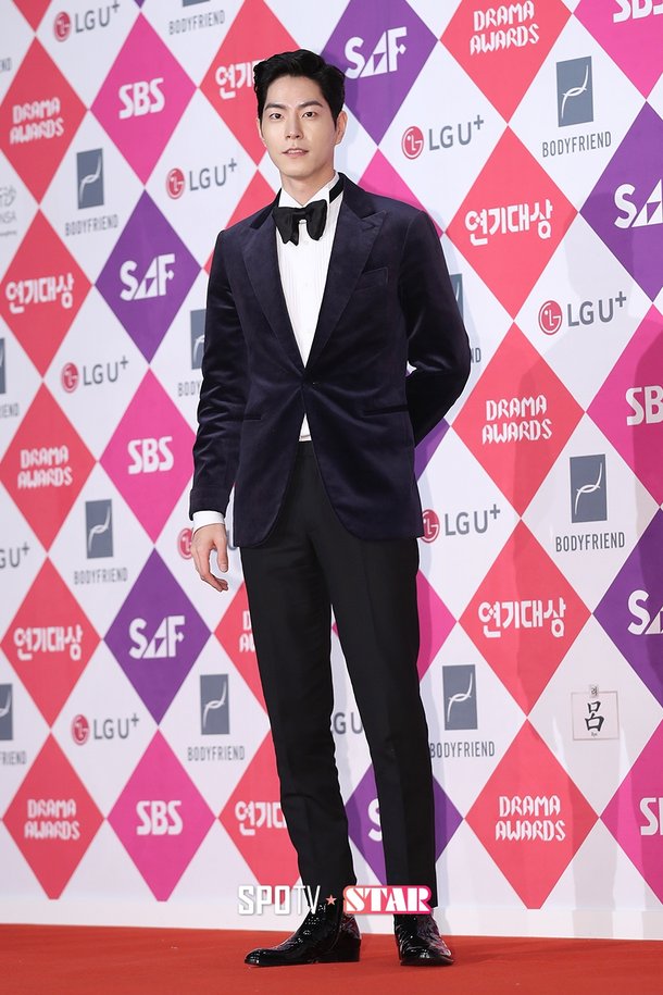 [포토S] 홍종현, '훤칠하네~' (SBS 연기대상) : 네이트 연예