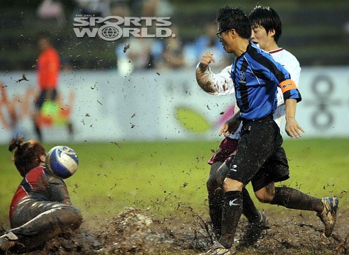 [SW포토]영구의흙탕 축구 : 네이트 연예