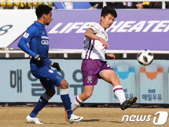 '최재현 극적 결승골' 전남, 빅버드서 수원 2-1 제압 '첫 승' : 네이트 스포츠