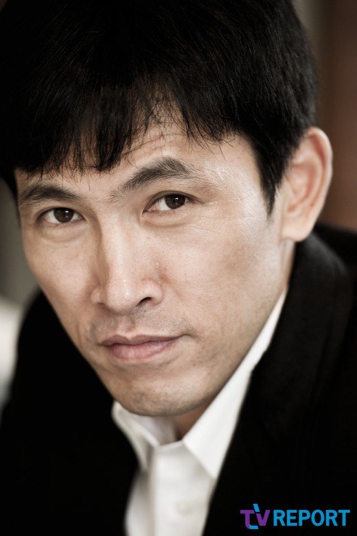 유오성, '조선총잡이'로 안방 컴백…이준기와 대립각 : 네이트 연예