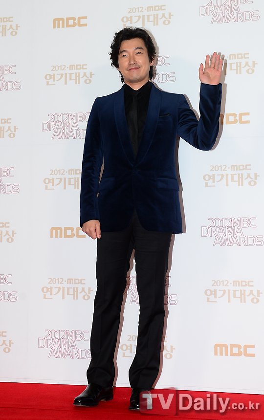 [TD포토] 조승우 '미소가 아름다운 배우' (MBC 연기대상) : 네이트 뉴스