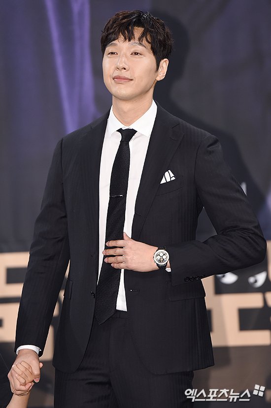 지현우 '댄디한 매력'[포토] : 네이트 연예