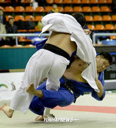 남자유도 +100kg급 결승 : 네이트 뉴스