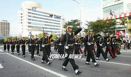 늠름한 모습의 국군 장병들 : 네이트 뉴스