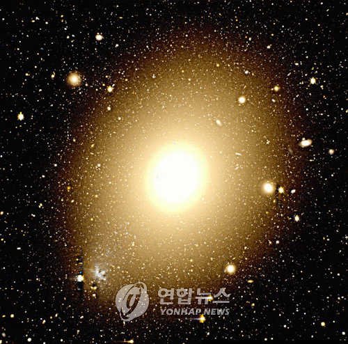 태양 2천兆배의 최대 은하단 발견 : 네이트 뉴스